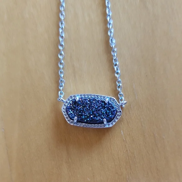 KENDRA SCOTT Elisa Pendant Necklace - Picture 8 of 10